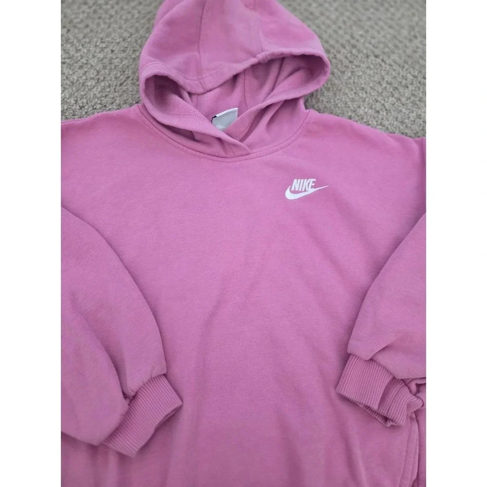 Nike girls hoodie size medium